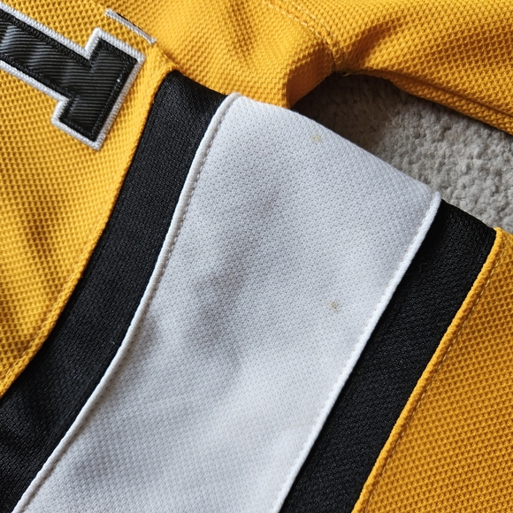 Milan Lucic Boston Bruins 2010 Winter Classic Reebok NHL Hockey Jersey size 50. - Picture 10 of 11